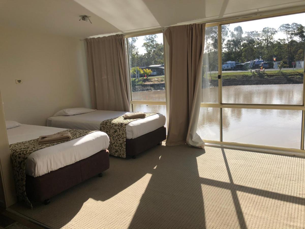Karuah Australian Motor Home Tourist Park Twelve Mile Creek מראה חיצוני תמונה